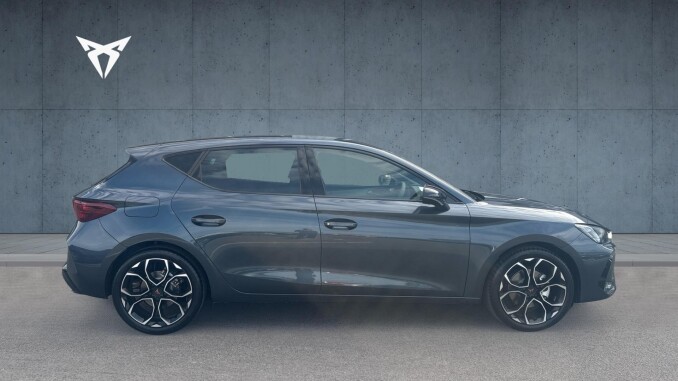 CUPRA Leon 1.5 eTSI 150 V2 5dr DSG Petrol Hatchback - Image 4
